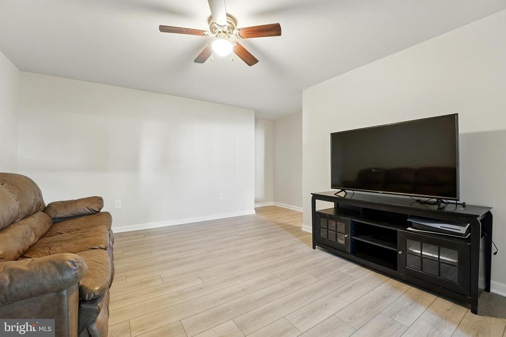 11209 SPRING MEADOW BLVD, FREDERICKSBURG, Virginia 22407, 4 Bedrooms Bedrooms, ,3 BathroomsBathrooms,Residential,11209 SPRING MEADOW BLVD,VASP2032680 MLS # VASP2032680