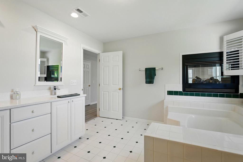 11209 SPRING MEADOW BLVD, FREDERICKSBURG, Virginia 22407, 4 Bedrooms Bedrooms, ,3 BathroomsBathrooms,Residential,11209 SPRING MEADOW BLVD,VASP2032680 MLS # VASP2032680