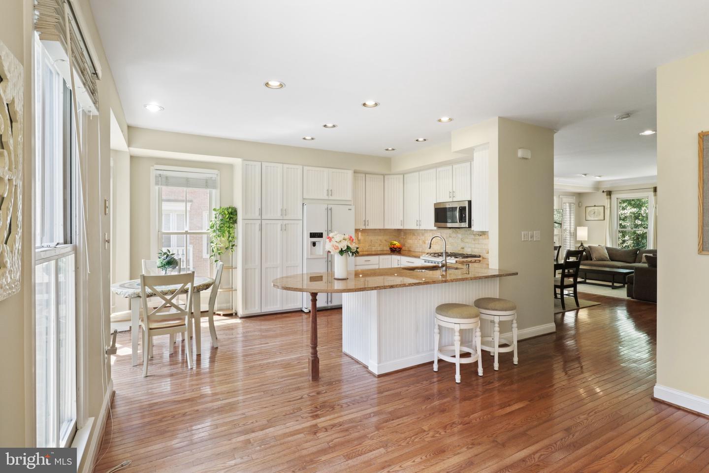 2331 N VAN BUREN CT, ARLINGTON, Virginia 22205, 3 Bedrooms Bedrooms, ,3 BathroomsBathrooms,Residential,For sale,2331 N VAN BUREN CT,VAAR2056282 MLS # VAAR2056282
