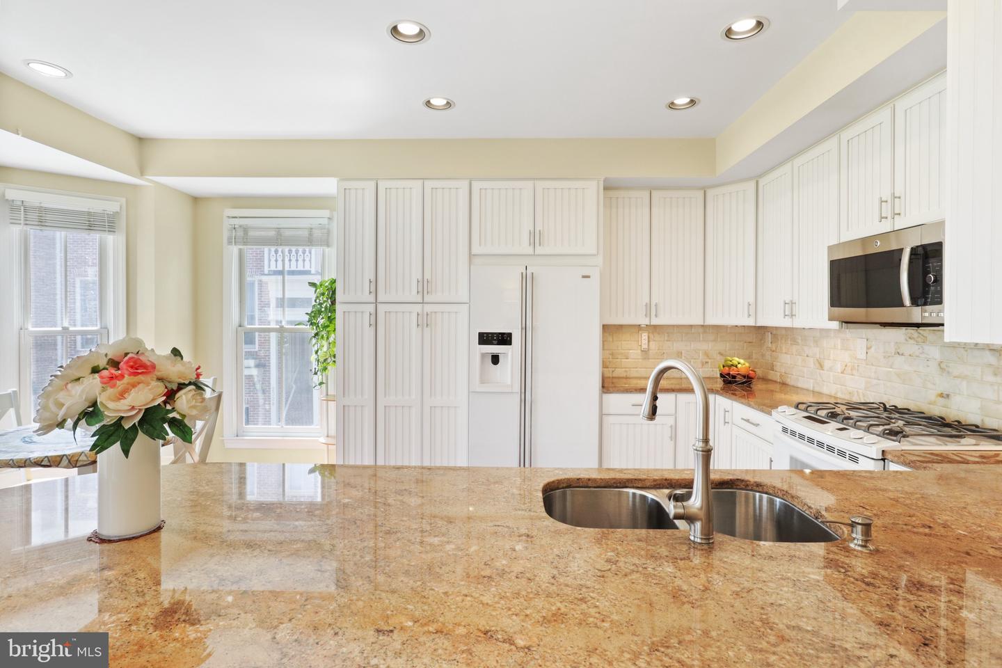 2331 N VAN BUREN CT, ARLINGTON, Virginia 22205, 3 Bedrooms Bedrooms, ,3 BathroomsBathrooms,Residential,For sale,2331 N VAN BUREN CT,VAAR2056282 MLS # VAAR2056282