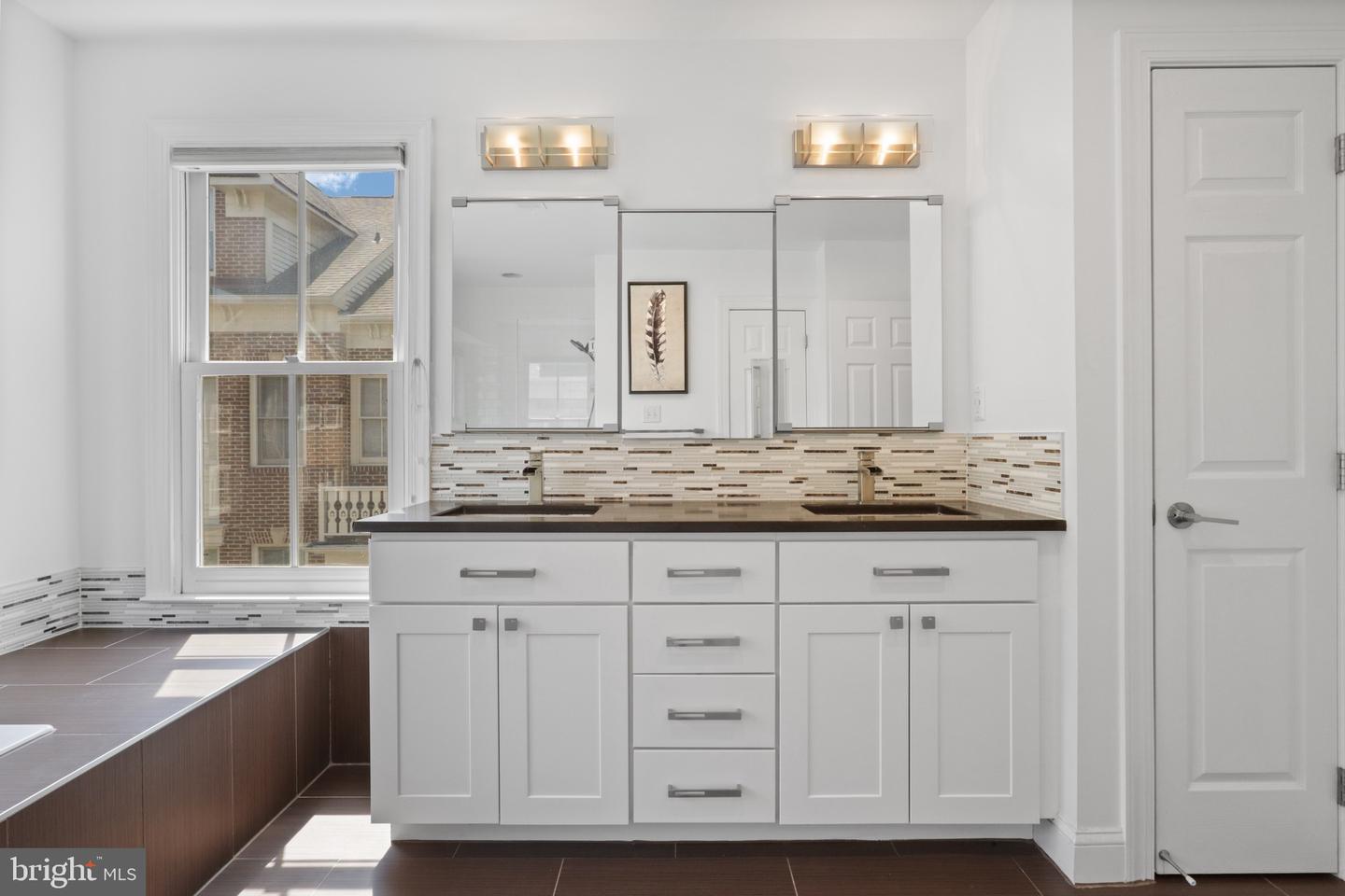 2331 N VAN BUREN CT, ARLINGTON, Virginia 22205, 3 Bedrooms Bedrooms, ,3 BathroomsBathrooms,Residential,For sale,2331 N VAN BUREN CT,VAAR2056282 MLS # VAAR2056282