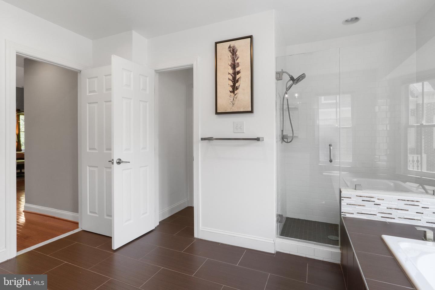 2331 N VAN BUREN CT, ARLINGTON, Virginia 22205, 3 Bedrooms Bedrooms, ,3 BathroomsBathrooms,Residential,For sale,2331 N VAN BUREN CT,VAAR2056282 MLS # VAAR2056282