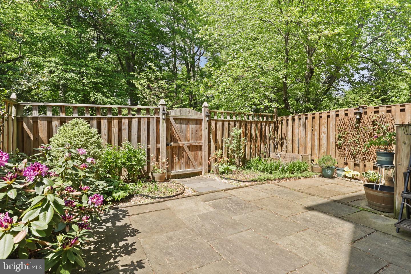2331 N VAN BUREN CT, ARLINGTON, Virginia 22205, 3 Bedrooms Bedrooms, ,3 BathroomsBathrooms,Residential,For sale,2331 N VAN BUREN CT,VAAR2056282 MLS # VAAR2056282