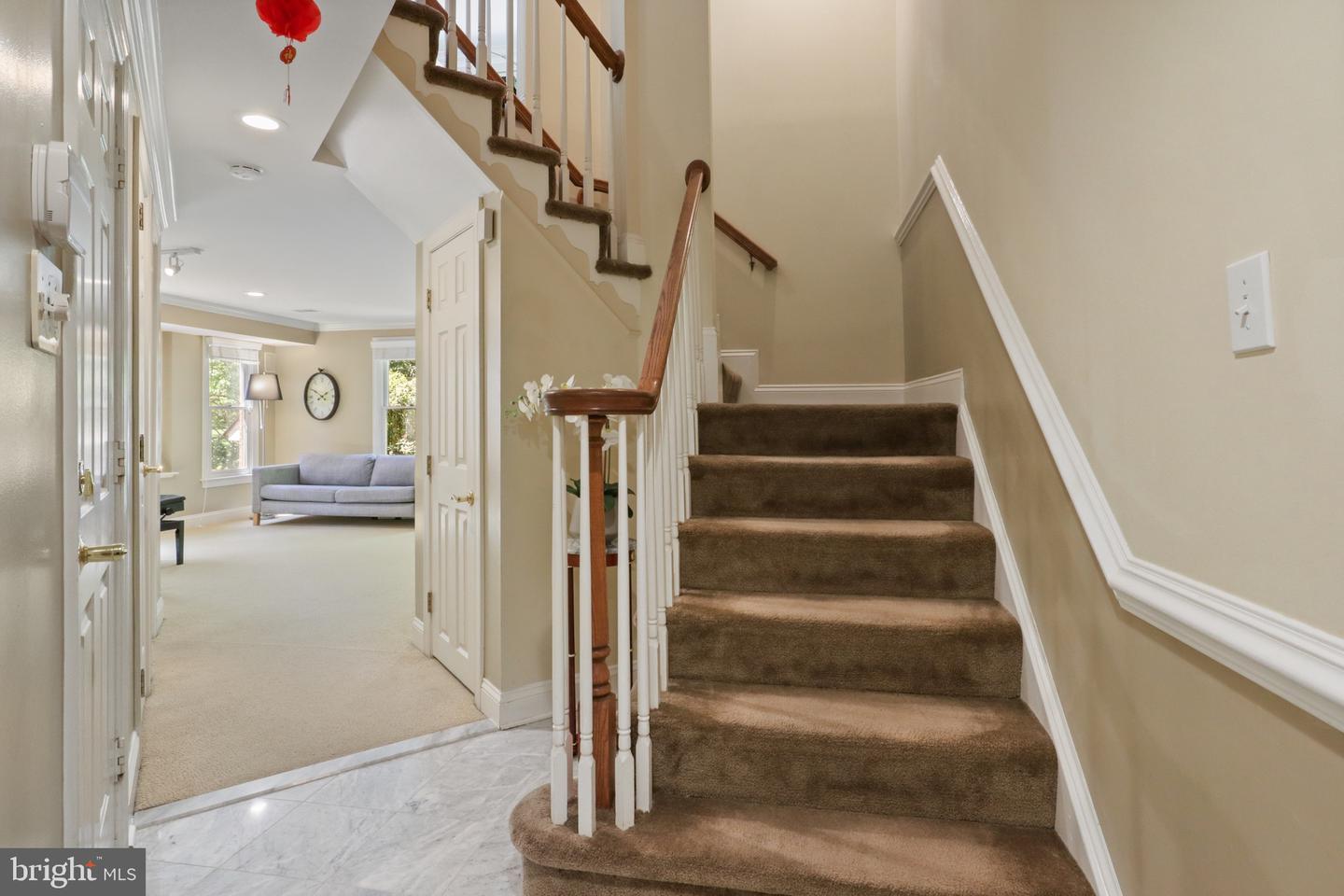 2331 N VAN BUREN CT, ARLINGTON, Virginia 22205, 3 Bedrooms Bedrooms, ,3 BathroomsBathrooms,Residential,For sale,2331 N VAN BUREN CT,VAAR2056282 MLS # VAAR2056282