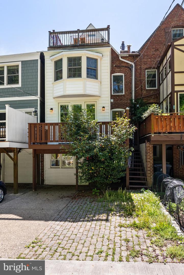 1533 44TH ST NW, WASHINGTON, District Of Columbia 20007, 4 Bedrooms Bedrooms, ,3 BathroomsBathrooms,Residential,For sale,1533 44TH ST NW,DCDC2196494 MLS # DCDC2196494