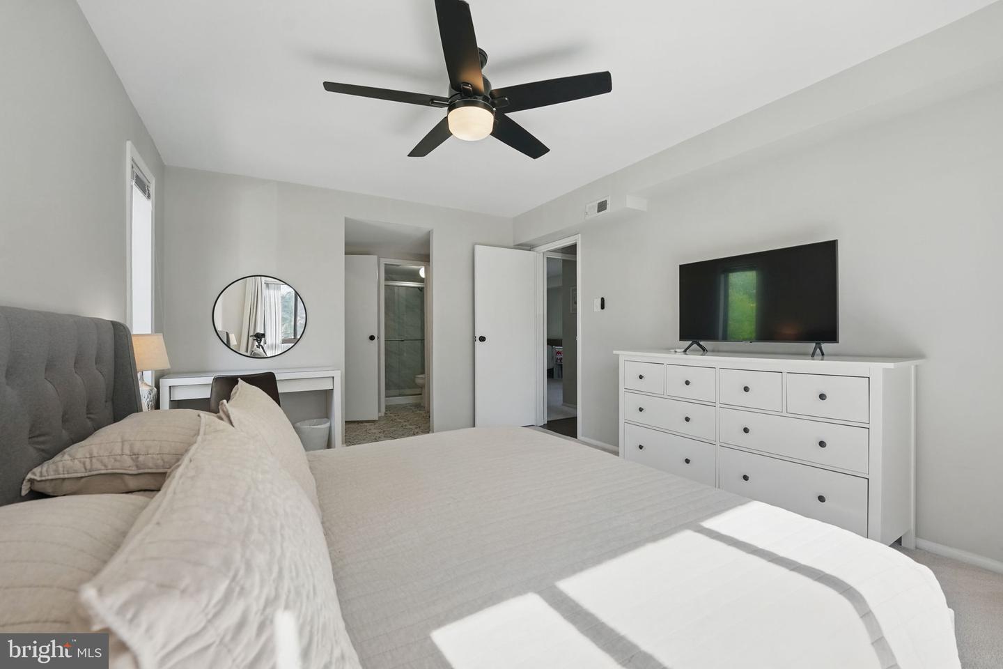 2042 ROYAL FERN CT #12C, RESTON, Virginia 20191, 3 Bedrooms Bedrooms, ,2 BathroomsBathrooms,Residential,For sale,2042 ROYAL FERN CT #12C,VAFX2235728 MLS # VAFX2235728