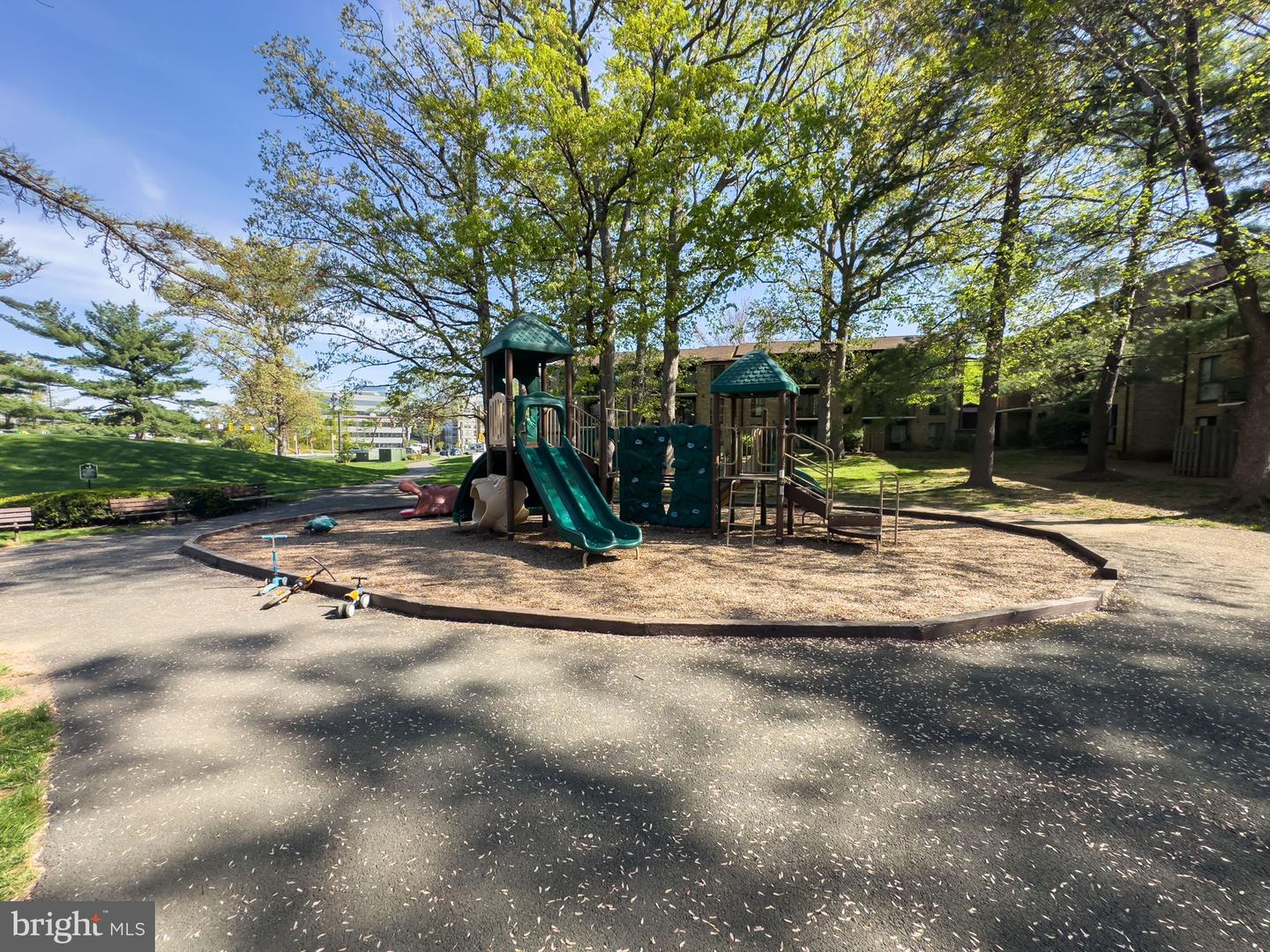 2042 ROYAL FERN CT #12C, RESTON, Virginia 20191, 3 Bedrooms Bedrooms, ,2 BathroomsBathrooms,Residential,For sale,2042 ROYAL FERN CT #12C,VAFX2235728 MLS # VAFX2235728