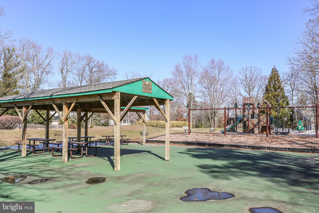 10325 WATFORD LN, FREDERICKSBURG, Virginia 22408, 3 Bedrooms Bedrooms, ,2 BathroomsBathrooms,Residential,10325 WATFORD LN,VASP2032730 MLS # VASP2032730