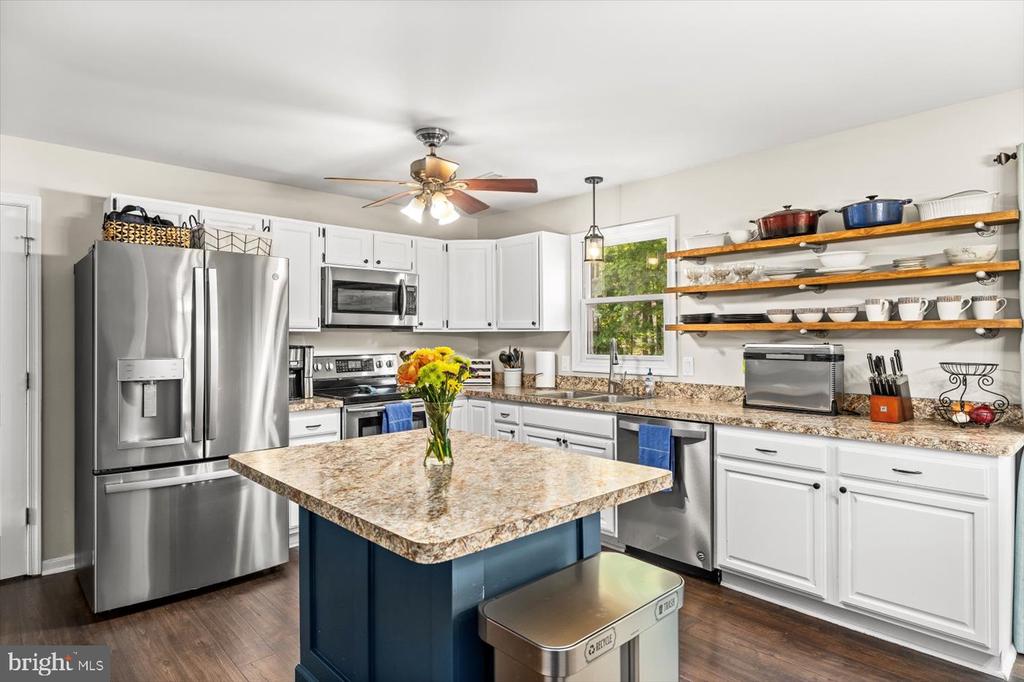 10712 BRADFORD ST, SPOTSYLVANIA, Virginia 22553, 5 Bedrooms Bedrooms, ,3 BathroomsBathrooms,Residential,10712 BRADFORD ST,VASP2032732 MLS # VASP2032732