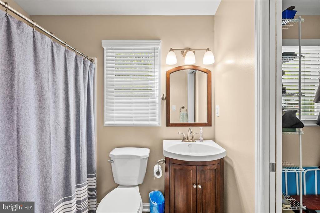 10712 BRADFORD ST, SPOTSYLVANIA, Virginia 22553, 5 Bedrooms Bedrooms, ,3 BathroomsBathrooms,Residential,10712 BRADFORD ST,VASP2032732 MLS # VASP2032732