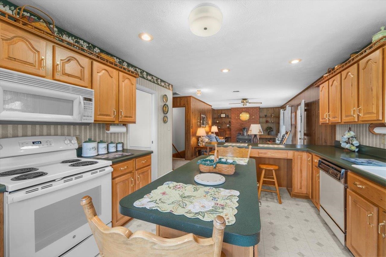 824 LAMMERMOOR DR, STAUNTON, Virginia 24401, 3 Bedrooms Bedrooms, ,2 BathroomsBathrooms,Residential,824 LAMMERMOOR DR,662534 MLS # 662534