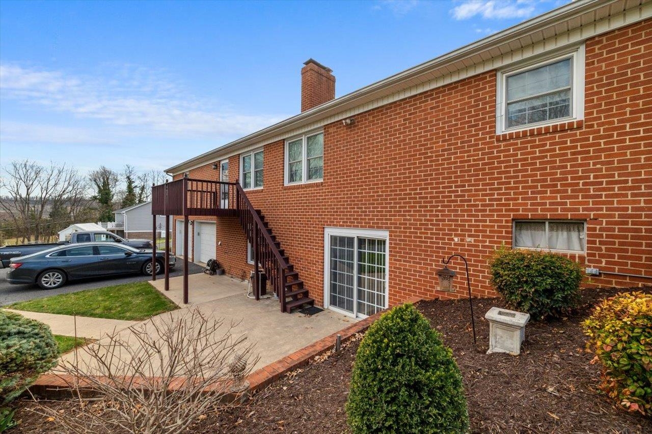 824 LAMMERMOOR DR, STAUNTON, Virginia 24401, 3 Bedrooms Bedrooms, ,2 BathroomsBathrooms,Residential,824 LAMMERMOOR DR,662534 MLS # 662534