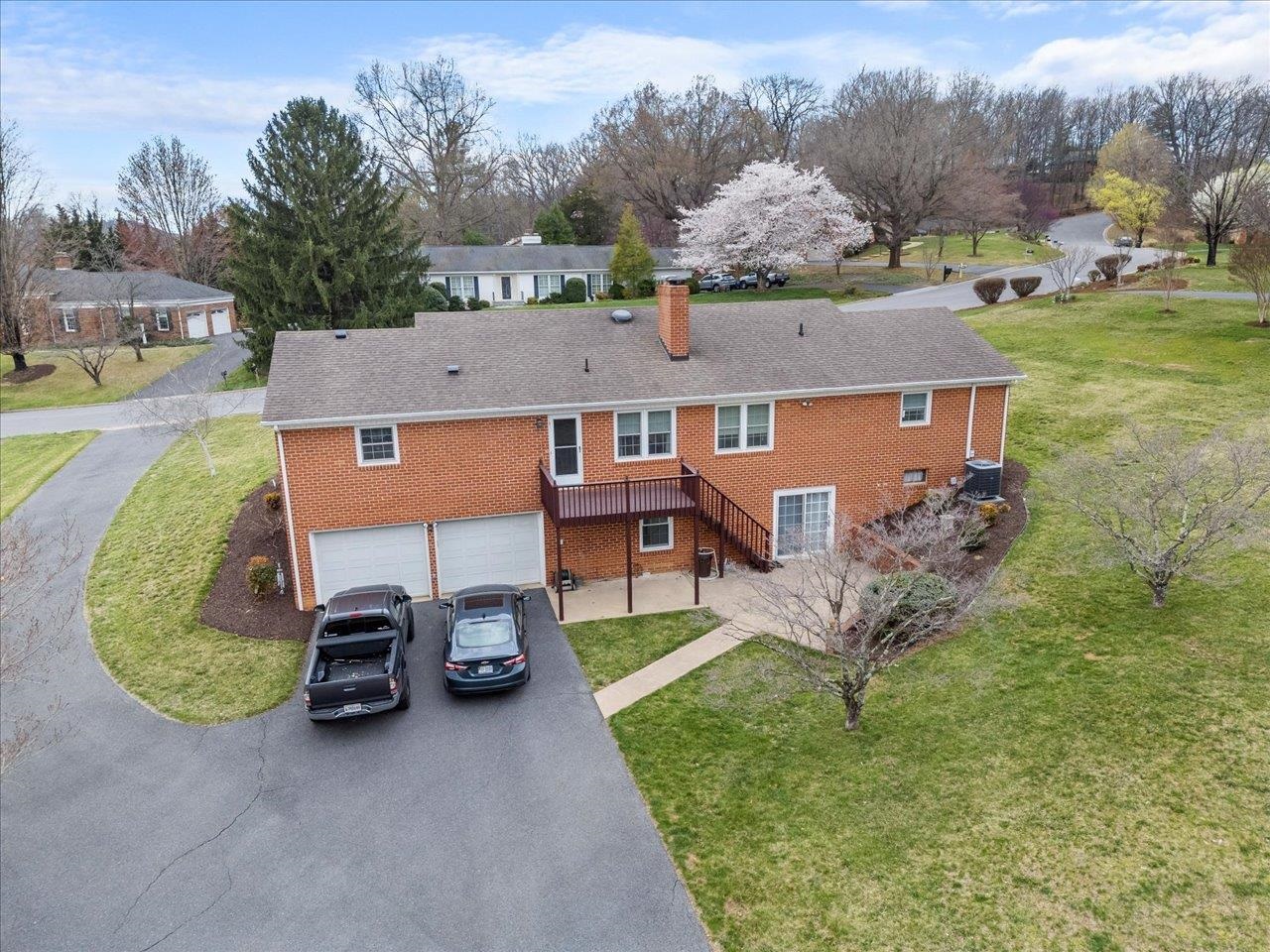 824 LAMMERMOOR DR, STAUNTON, Virginia 24401, 3 Bedrooms Bedrooms, ,2 BathroomsBathrooms,Residential,824 LAMMERMOOR DR,662534 MLS # 662534