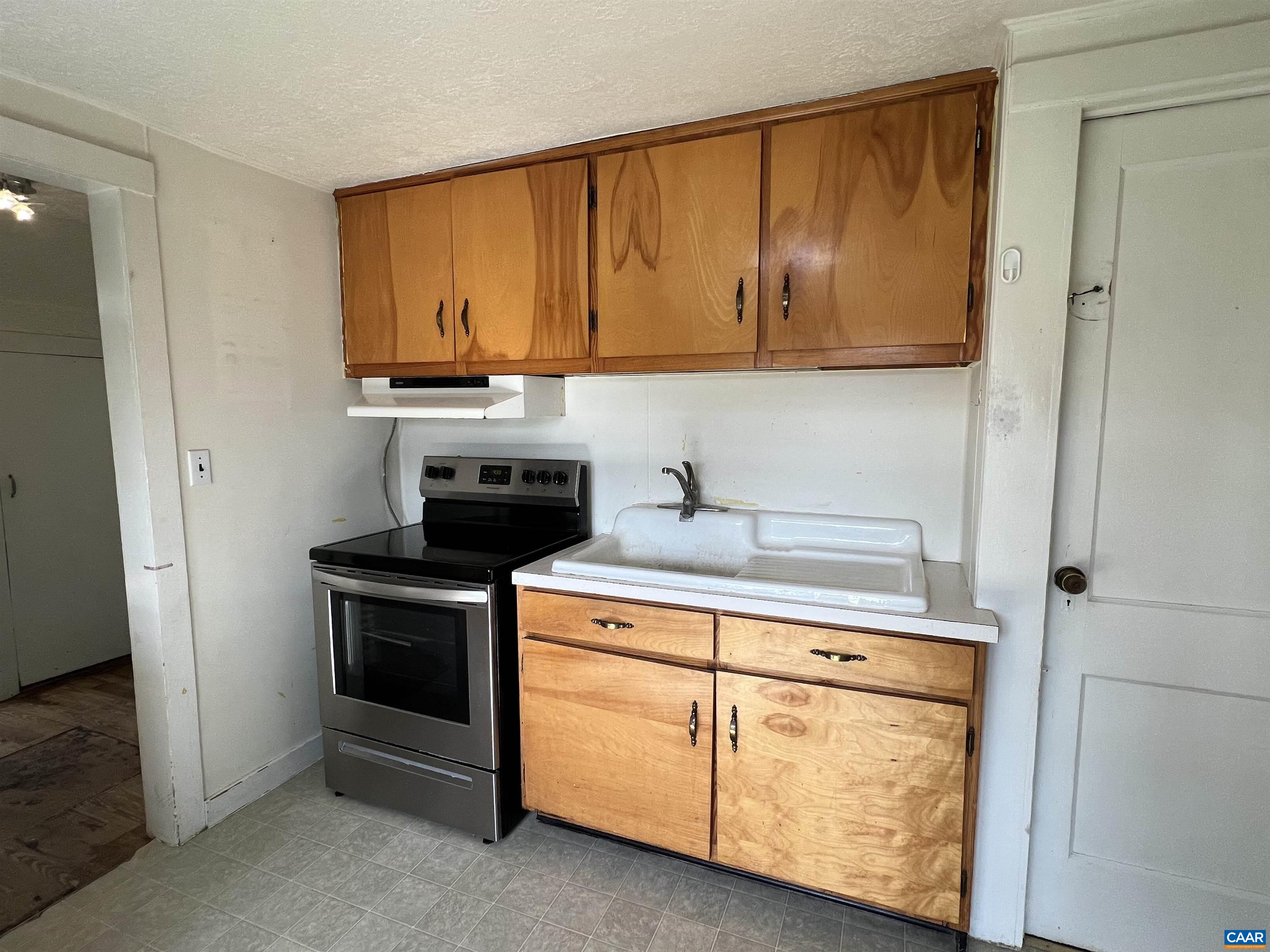 292 SUMMIT CHURCH RD, BRIDGEWATER, Virginia 22812, 3 Bedrooms Bedrooms, ,1 BathroomBathrooms,Residential,292 SUMMIT CHURCH RD,663697 MLS # 663697