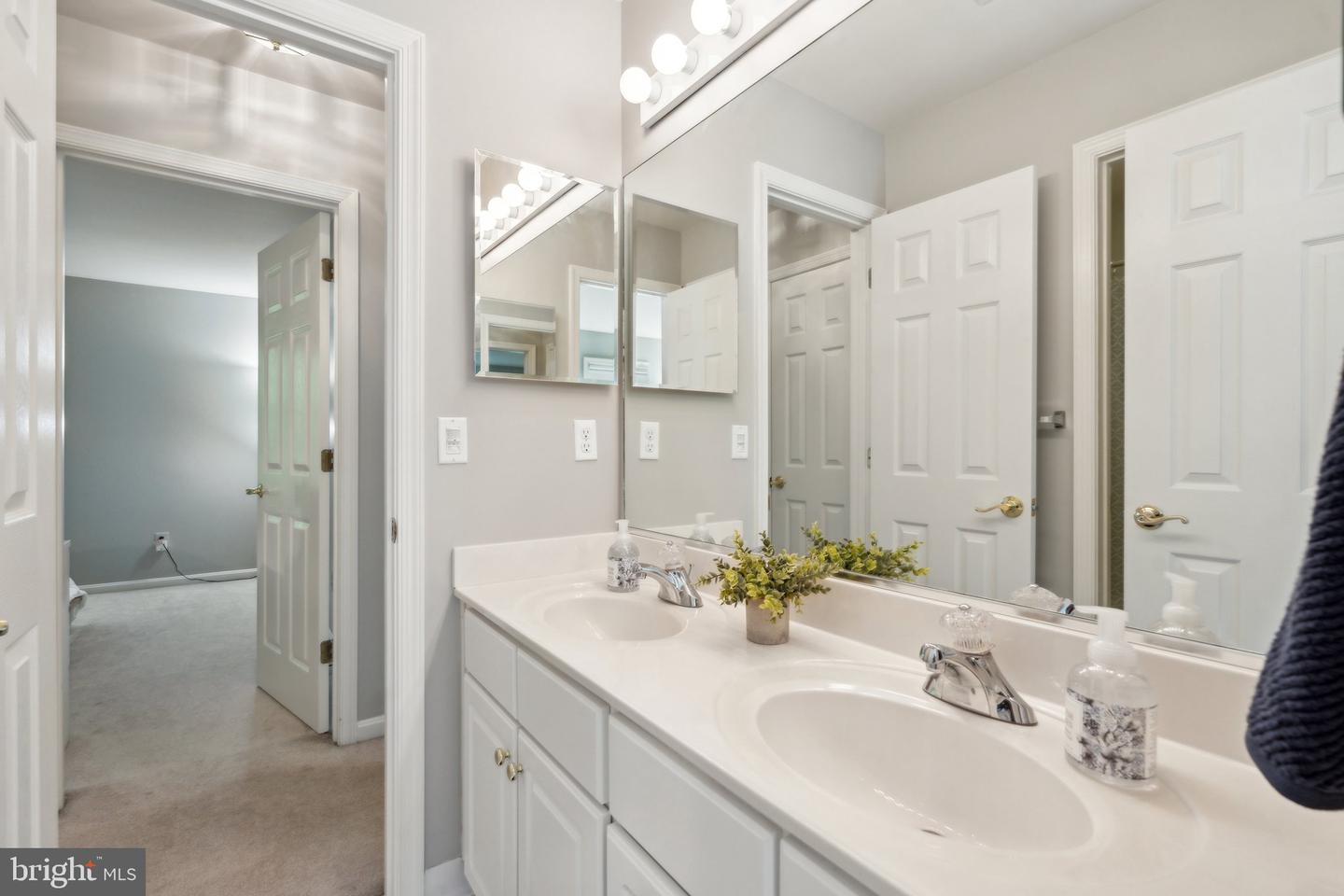 13109 CRESTBROOK DR, MANASSAS, Virginia 20112, 7 Bedrooms Bedrooms, ,4 BathroomsBathrooms,Residential,For sale,13109 CRESTBROOK DR,VAPW2092688 MLS # VAPW2092688