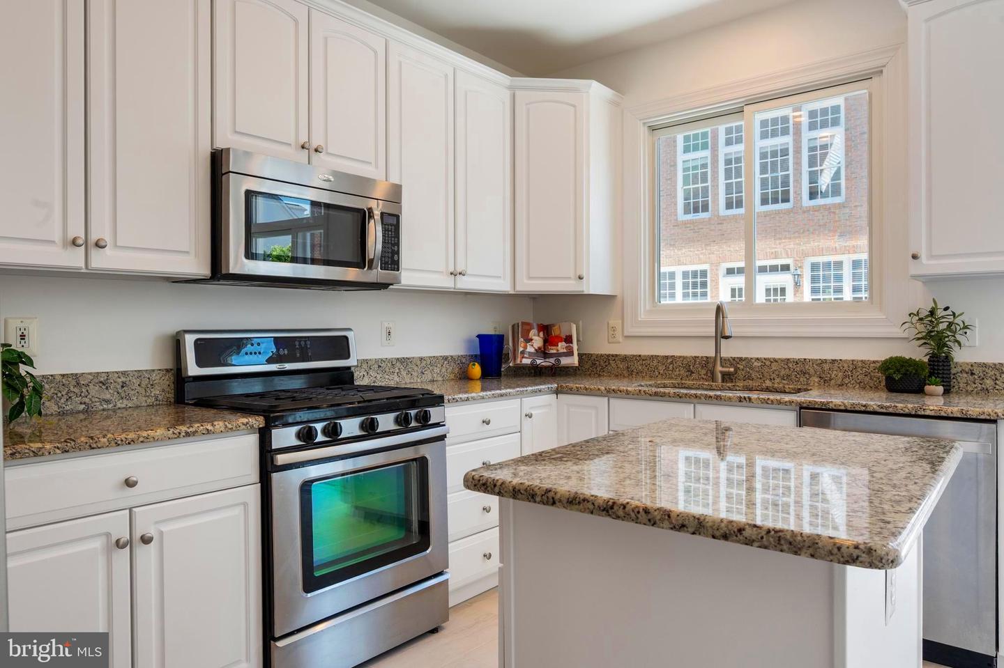 312 S PAYNE ST, ALEXANDRIA, Virginia 22314, 3 Bedrooms Bedrooms, ,3 BathroomsBathrooms,Residential,For sale,312 S PAYNE ST,VAAX2044576 MLS # VAAX2044576