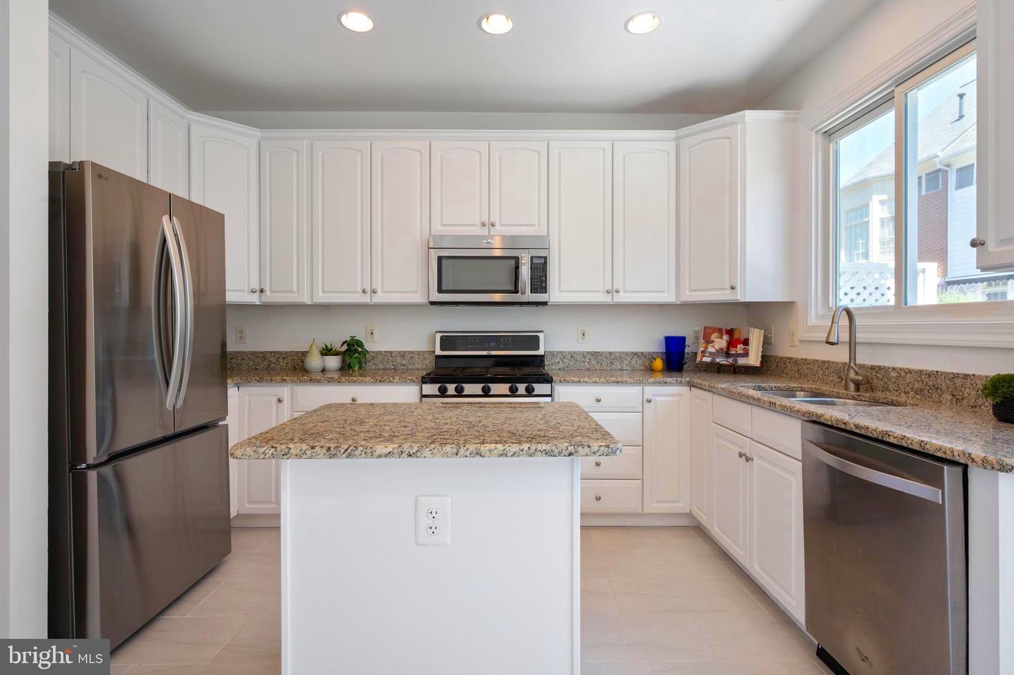 312 S PAYNE ST, ALEXANDRIA, Virginia 22314, 3 Bedrooms Bedrooms, ,3 BathroomsBathrooms,Residential,For sale,312 S PAYNE ST,VAAX2044576 MLS # VAAX2044576