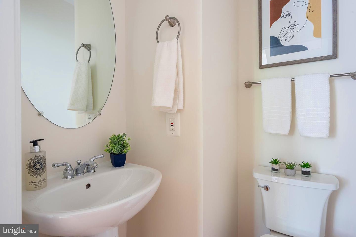 312 S PAYNE ST, ALEXANDRIA, Virginia 22314, 3 Bedrooms Bedrooms, ,3 BathroomsBathrooms,Residential,For sale,312 S PAYNE ST,VAAX2044576 MLS # VAAX2044576