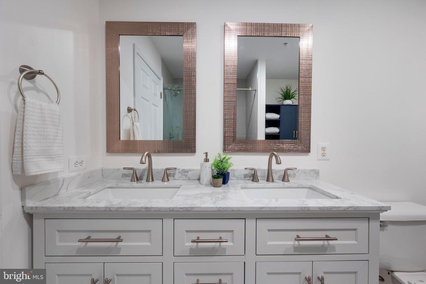 312 S PAYNE ST, ALEXANDRIA, Virginia 22314, 3 Bedrooms Bedrooms, ,3 BathroomsBathrooms,Residential,For sale,312 S PAYNE ST,VAAX2044576 MLS # VAAX2044576