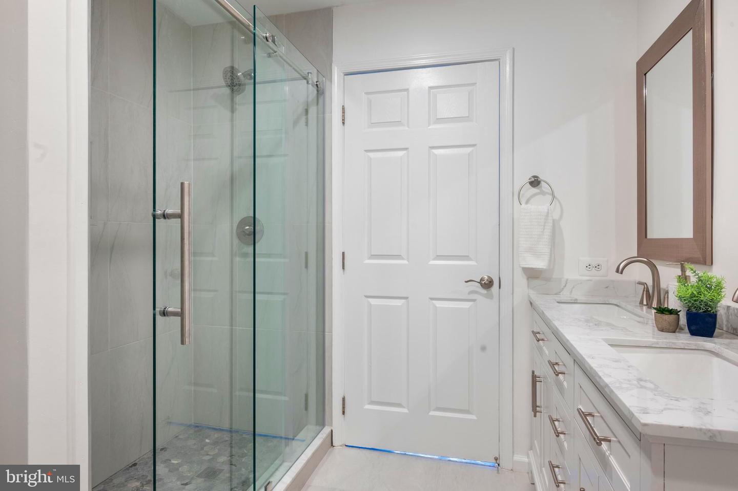 312 S PAYNE ST, ALEXANDRIA, Virginia 22314, 3 Bedrooms Bedrooms, ,3 BathroomsBathrooms,Residential,For sale,312 S PAYNE ST,VAAX2044576 MLS # VAAX2044576