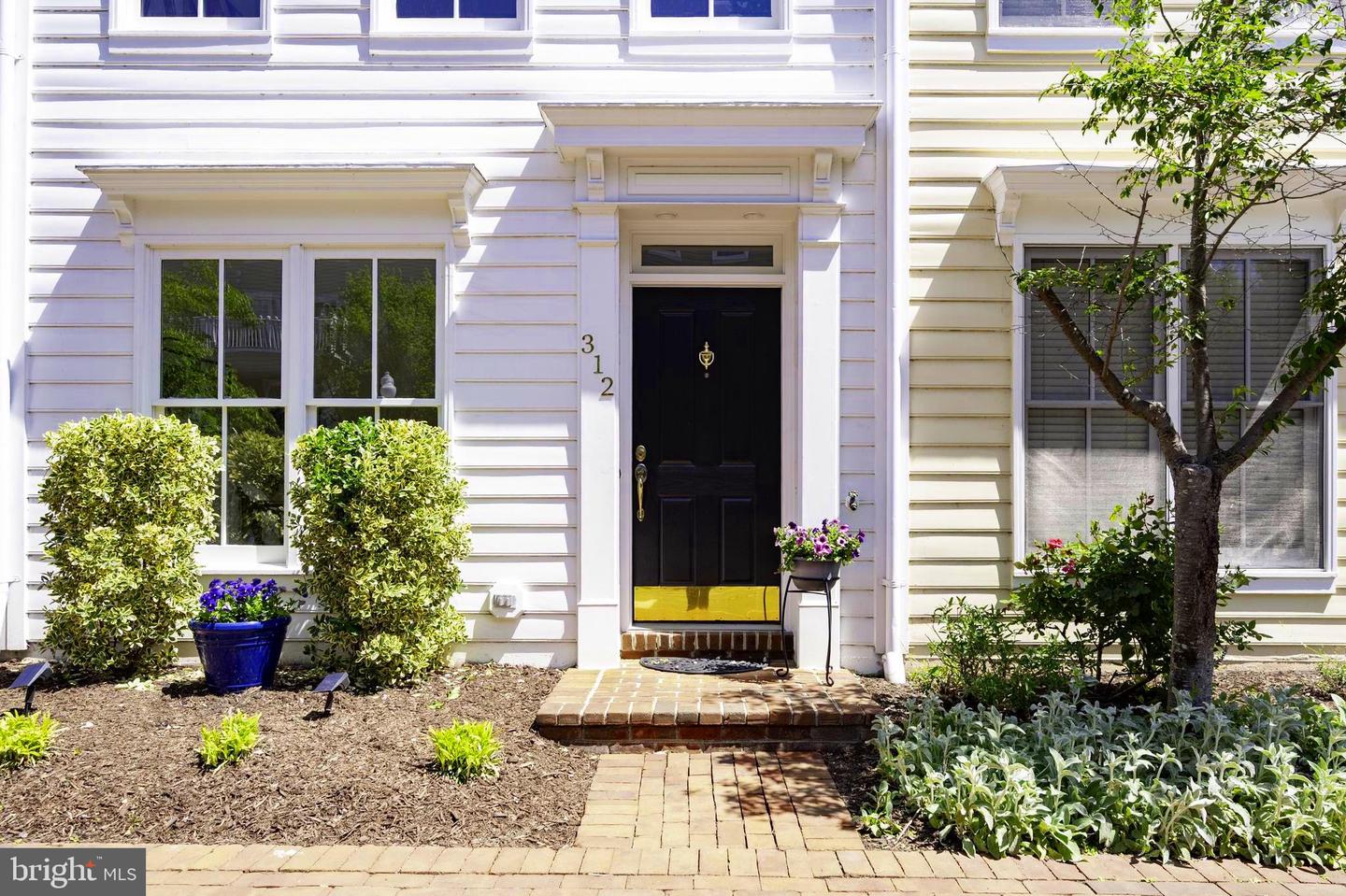 312 S PAYNE ST, ALEXANDRIA, Virginia 22314, 3 Bedrooms Bedrooms, ,3 BathroomsBathrooms,Residential,For sale,312 S PAYNE ST,VAAX2044576 MLS # VAAX2044576