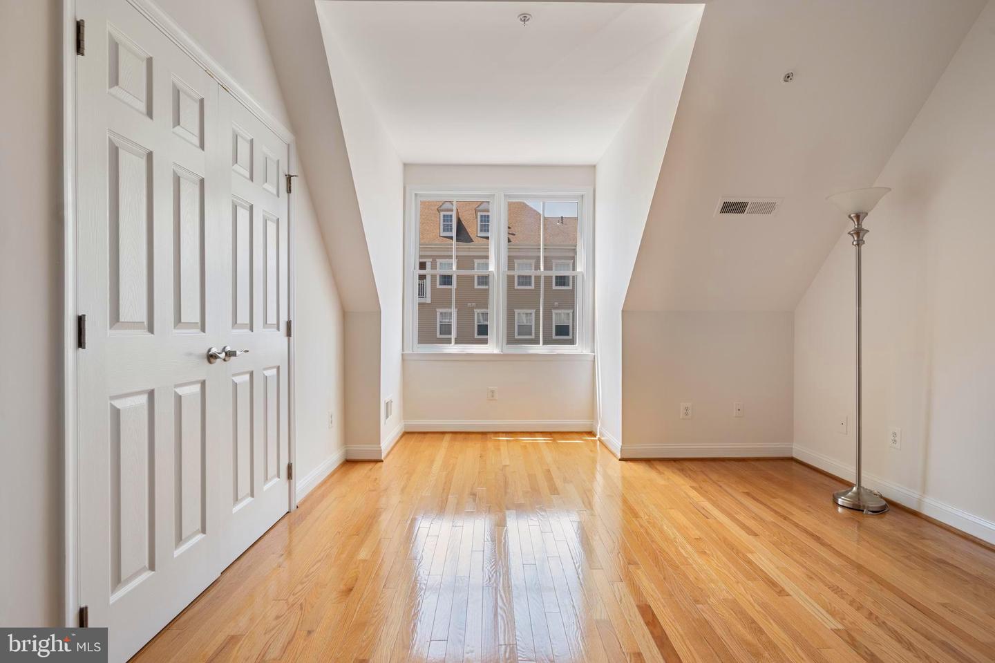 312 S PAYNE ST, ALEXANDRIA, Virginia 22314, 3 Bedrooms Bedrooms, ,3 BathroomsBathrooms,Residential,For sale,312 S PAYNE ST,VAAX2044576 MLS # VAAX2044576