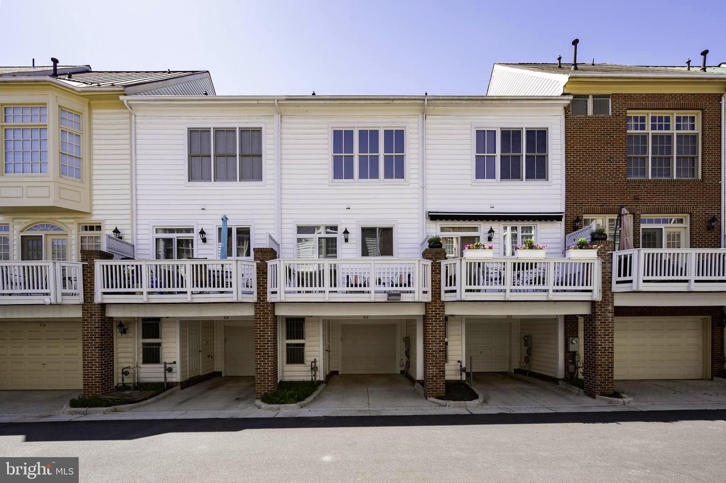312 S PAYNE ST, ALEXANDRIA, Virginia 22314, 3 Bedrooms Bedrooms, ,3 BathroomsBathrooms,Residential,For sale,312 S PAYNE ST,VAAX2044576 MLS # VAAX2044576