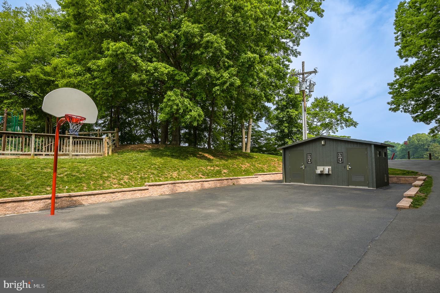 4238 JONATHAN CT, DUMFRIES, Virginia 22025, 3 Bedrooms Bedrooms, ,3 BathroomsBathrooms,Residential,For sale,4238 JONATHAN CT,VAPW2093178 MLS # VAPW2093178