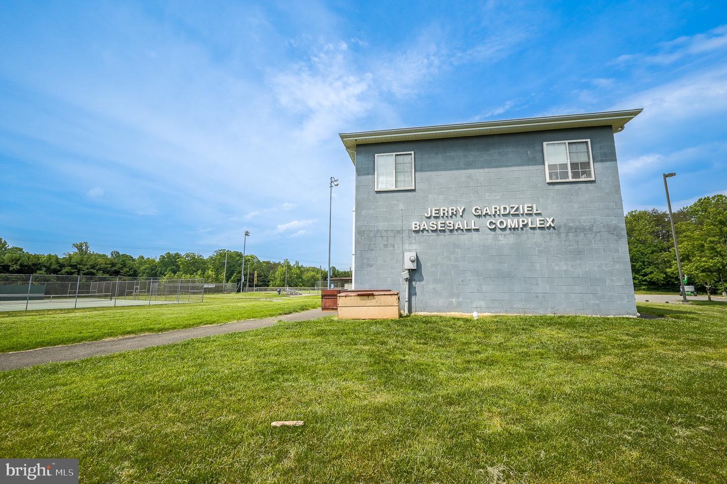 4238 JONATHAN CT, DUMFRIES, Virginia 22025, 3 Bedrooms Bedrooms, ,3 BathroomsBathrooms,Residential,For sale,4238 JONATHAN CT,VAPW2093178 MLS # VAPW2093178