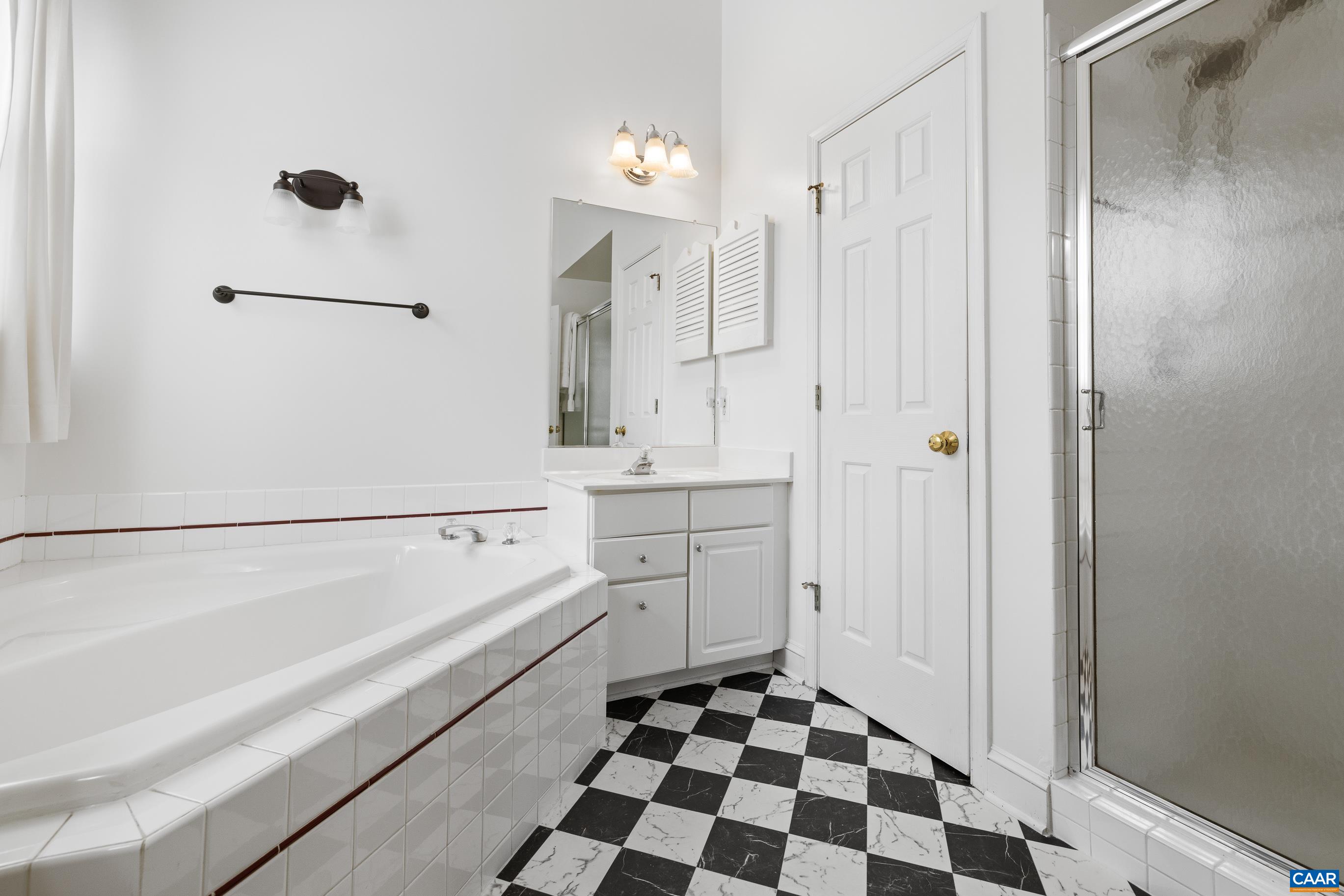 980 CHARTER OAKS DR, CHARLOTTESVILLE, Virginia 22901, 5 Bedrooms Bedrooms, ,4 BathroomsBathrooms,Residential,980 CHARTER OAKS DR,663861 MLS # 663861