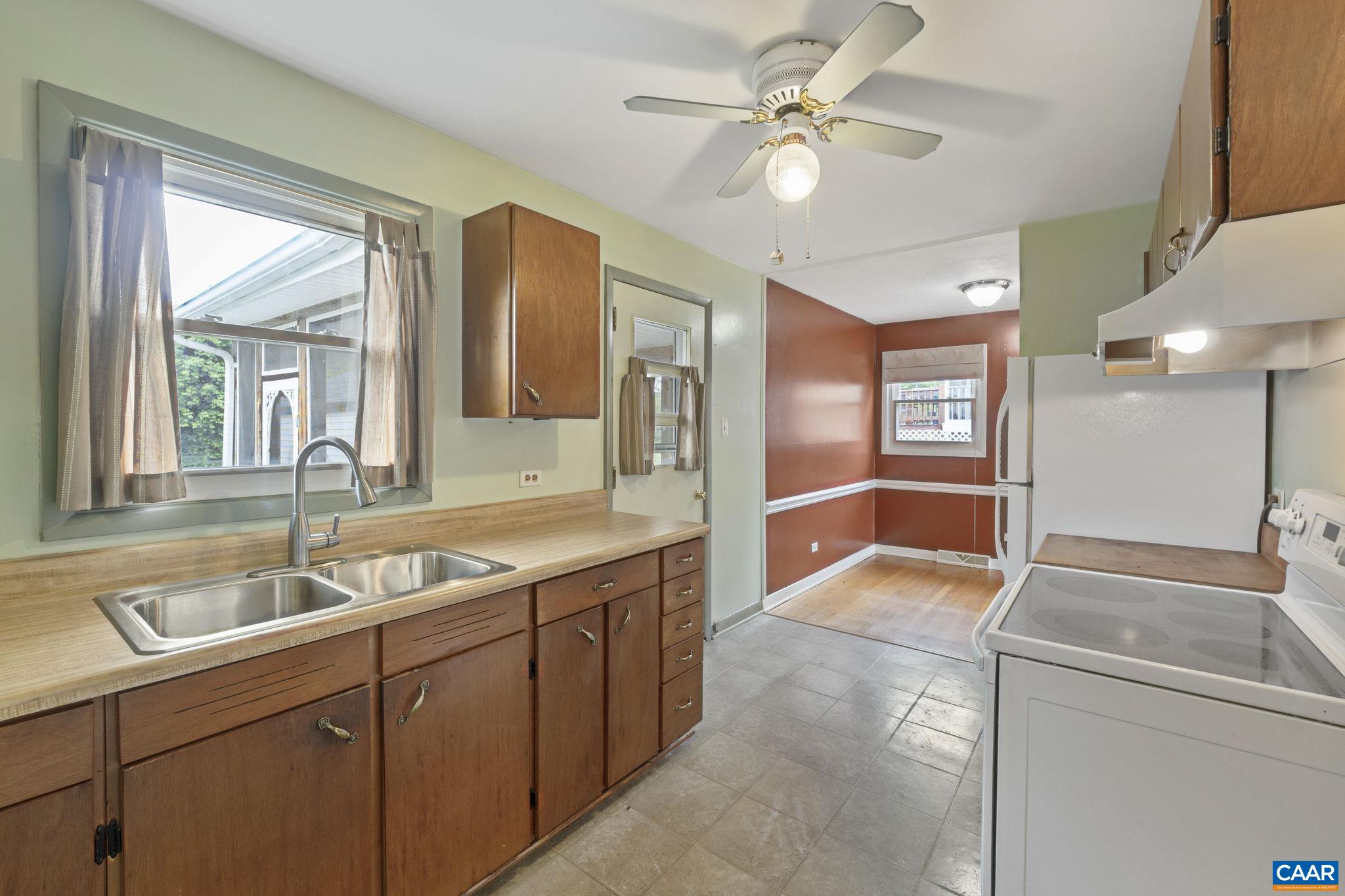 411 FAIRWAY AVE, CHARLOTTESVILLE, Virginia 22902, 3 Bedrooms Bedrooms, ,1 BathroomBathrooms,Residential,411 FAIRWAY AVE,663941 MLS # 663941