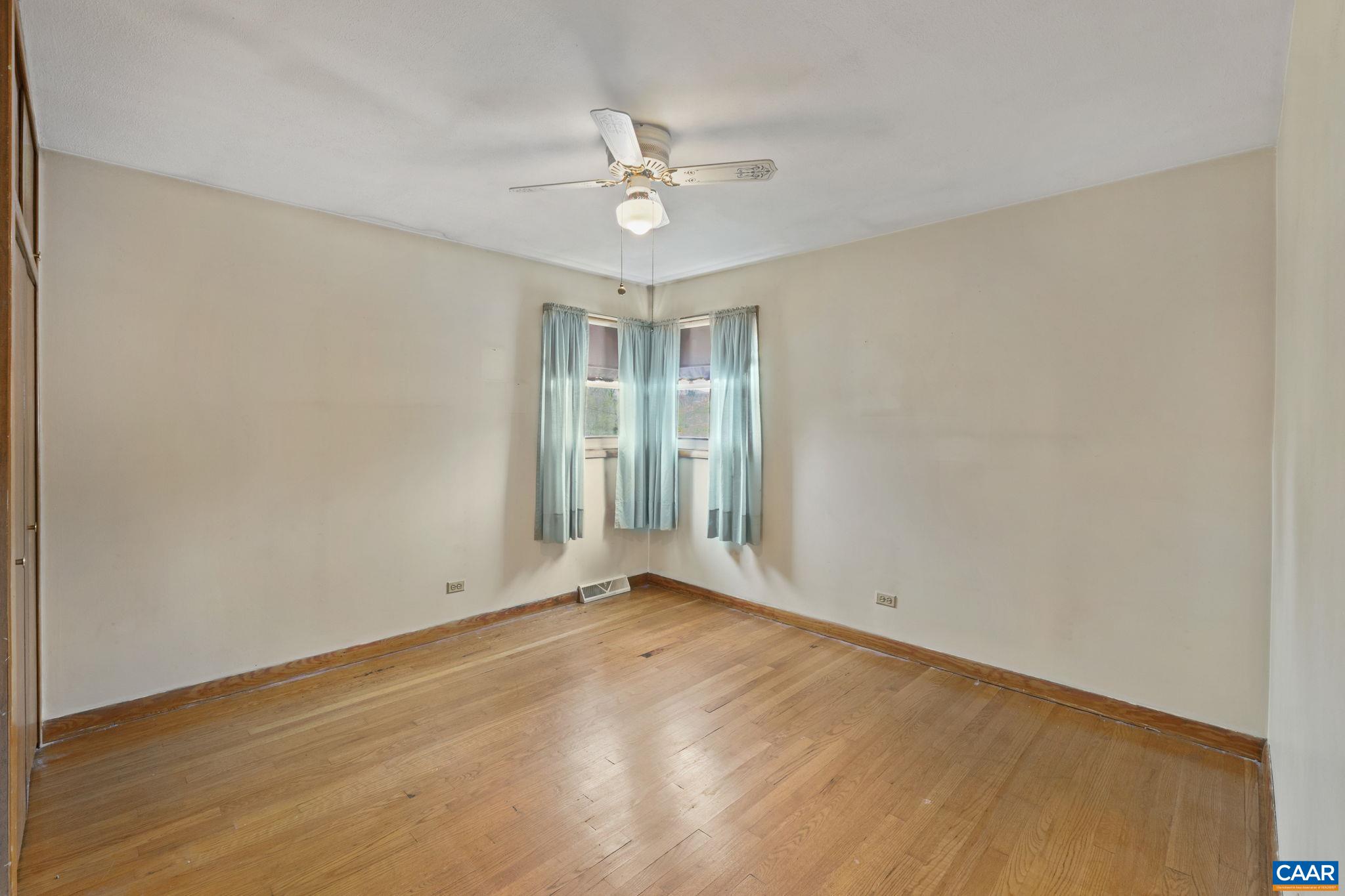 411 FAIRWAY AVE, CHARLOTTESVILLE, Virginia 22902, 3 Bedrooms Bedrooms, ,1 BathroomBathrooms,Residential,411 FAIRWAY AVE,663941 MLS # 663941