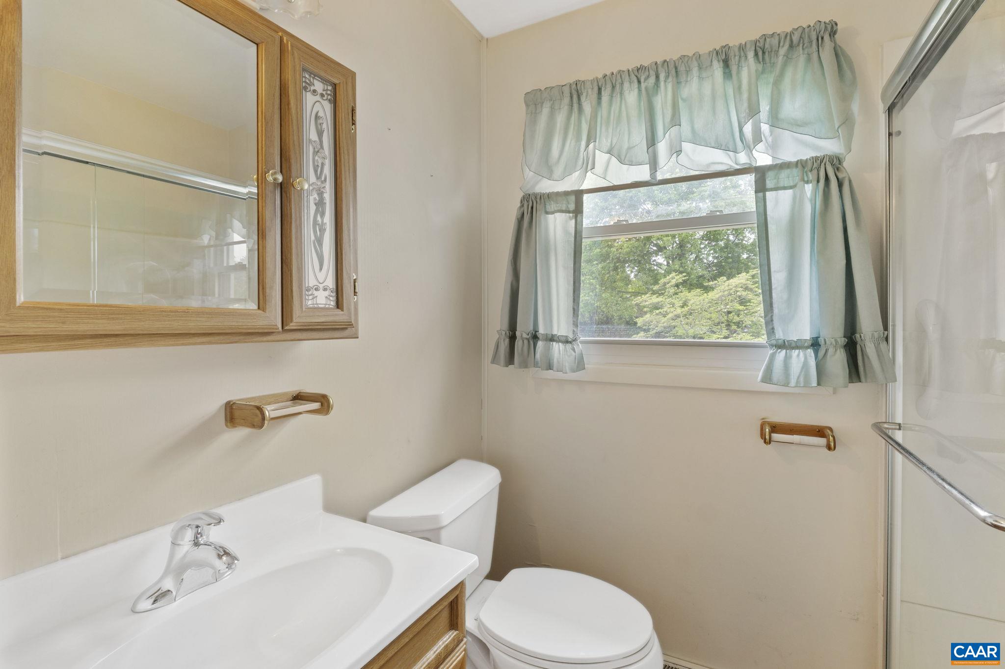 411 FAIRWAY AVE, CHARLOTTESVILLE, Virginia 22902, 3 Bedrooms Bedrooms, ,1 BathroomBathrooms,Residential,411 FAIRWAY AVE,663941 MLS # 663941