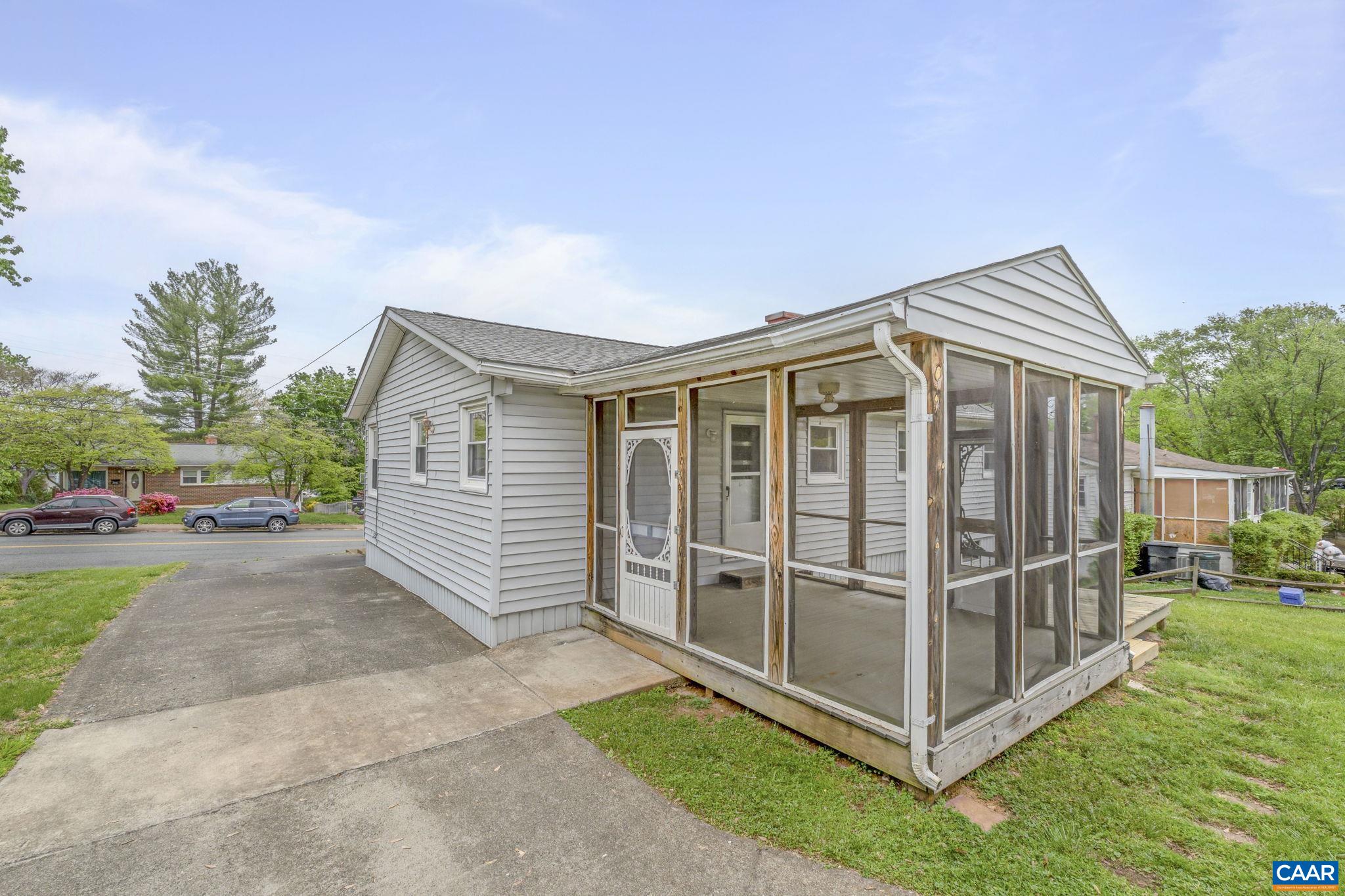 411 FAIRWAY AVE, CHARLOTTESVILLE, Virginia 22902, 3 Bedrooms Bedrooms, ,1 BathroomBathrooms,Residential,411 FAIRWAY AVE,663941 MLS # 663941