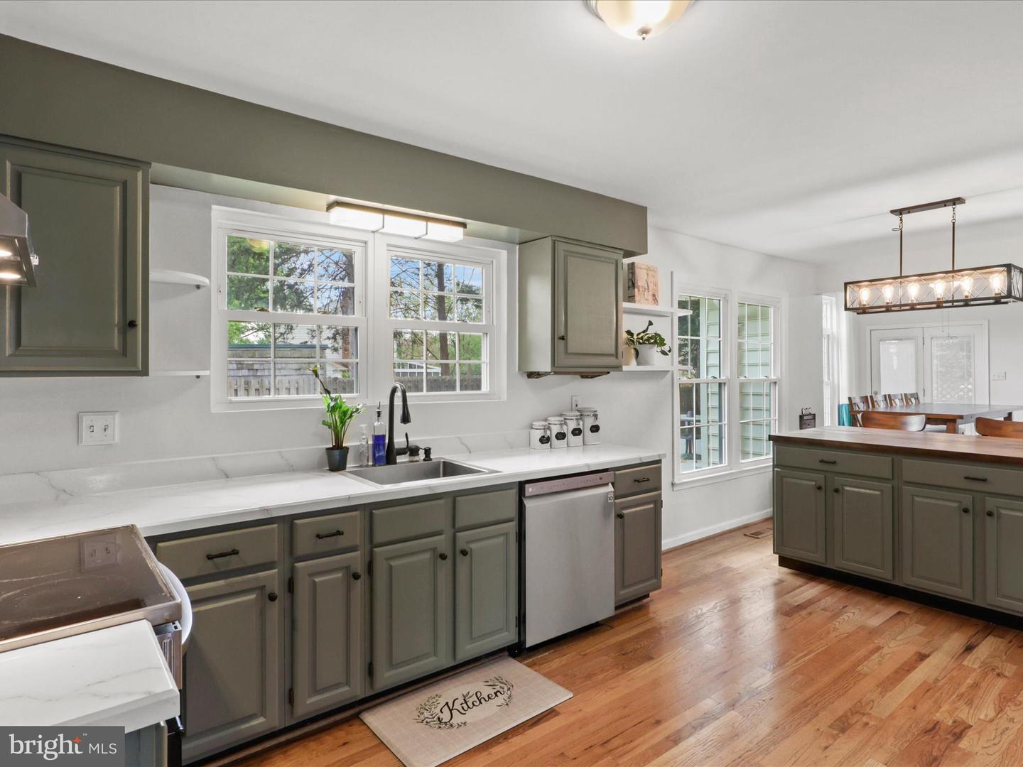 214 PRIMAVERA CIR, STERLING, Virginia 20165, 4 Bedrooms Bedrooms, ,3 BathroomsBathrooms,Residential,For sale,214 PRIMAVERA CIR,VALO2094986 MLS # VALO2094986
