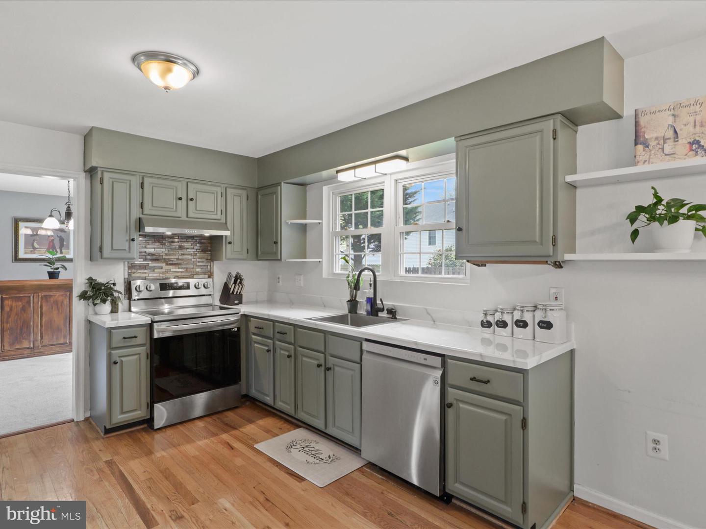 214 PRIMAVERA CIR, STERLING, Virginia 20165, 4 Bedrooms Bedrooms, ,3 BathroomsBathrooms,Residential,For sale,214 PRIMAVERA CIR,VALO2094986 MLS # VALO2094986