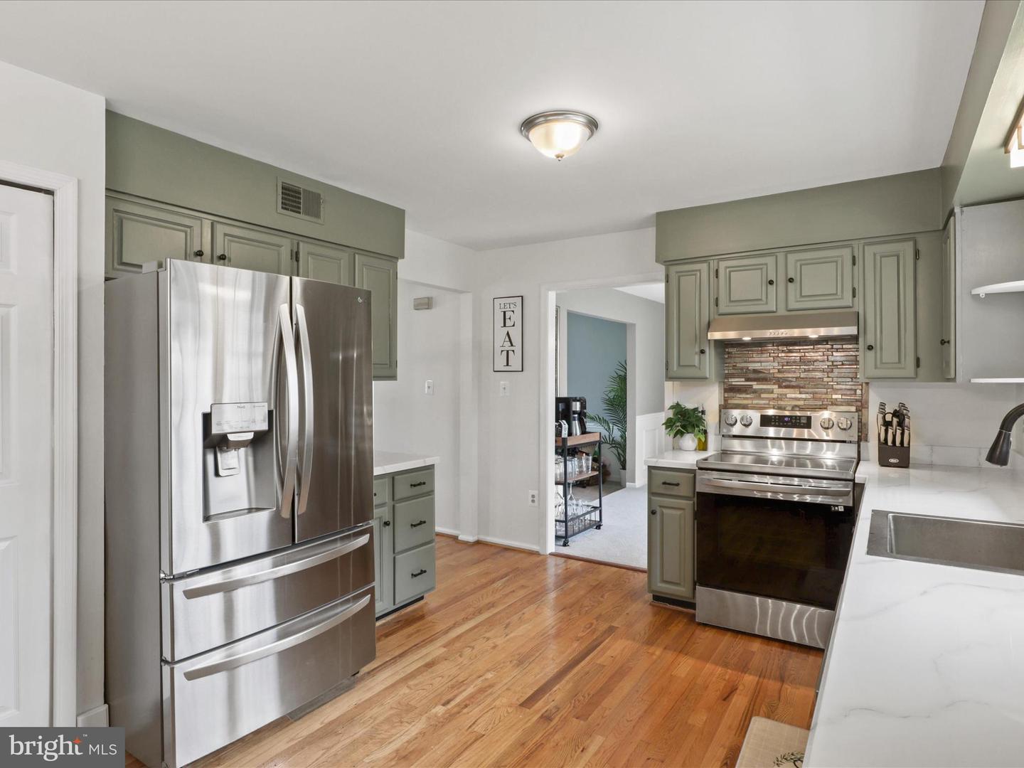 214 PRIMAVERA CIR, STERLING, Virginia 20165, 4 Bedrooms Bedrooms, ,3 BathroomsBathrooms,Residential,For sale,214 PRIMAVERA CIR,VALO2094986 MLS # VALO2094986