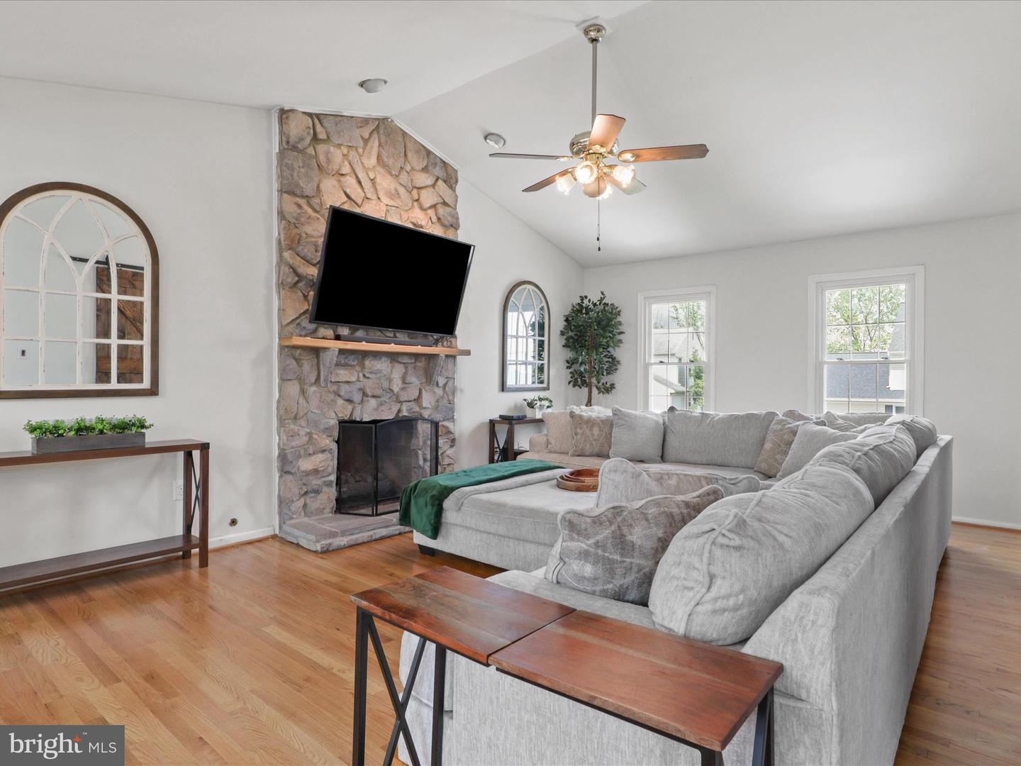 214 PRIMAVERA CIR, STERLING, Virginia 20165, 4 Bedrooms Bedrooms, ,3 BathroomsBathrooms,Residential,For sale,214 PRIMAVERA CIR,VALO2094986 MLS # VALO2094986