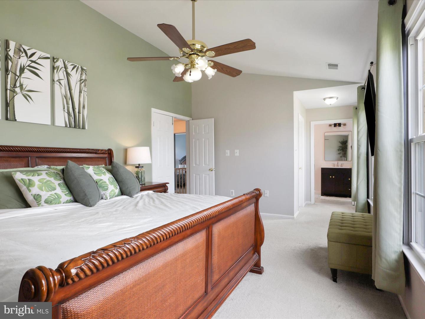 214 PRIMAVERA CIR, STERLING, Virginia 20165, 4 Bedrooms Bedrooms, ,3 BathroomsBathrooms,Residential,For sale,214 PRIMAVERA CIR,VALO2094986 MLS # VALO2094986