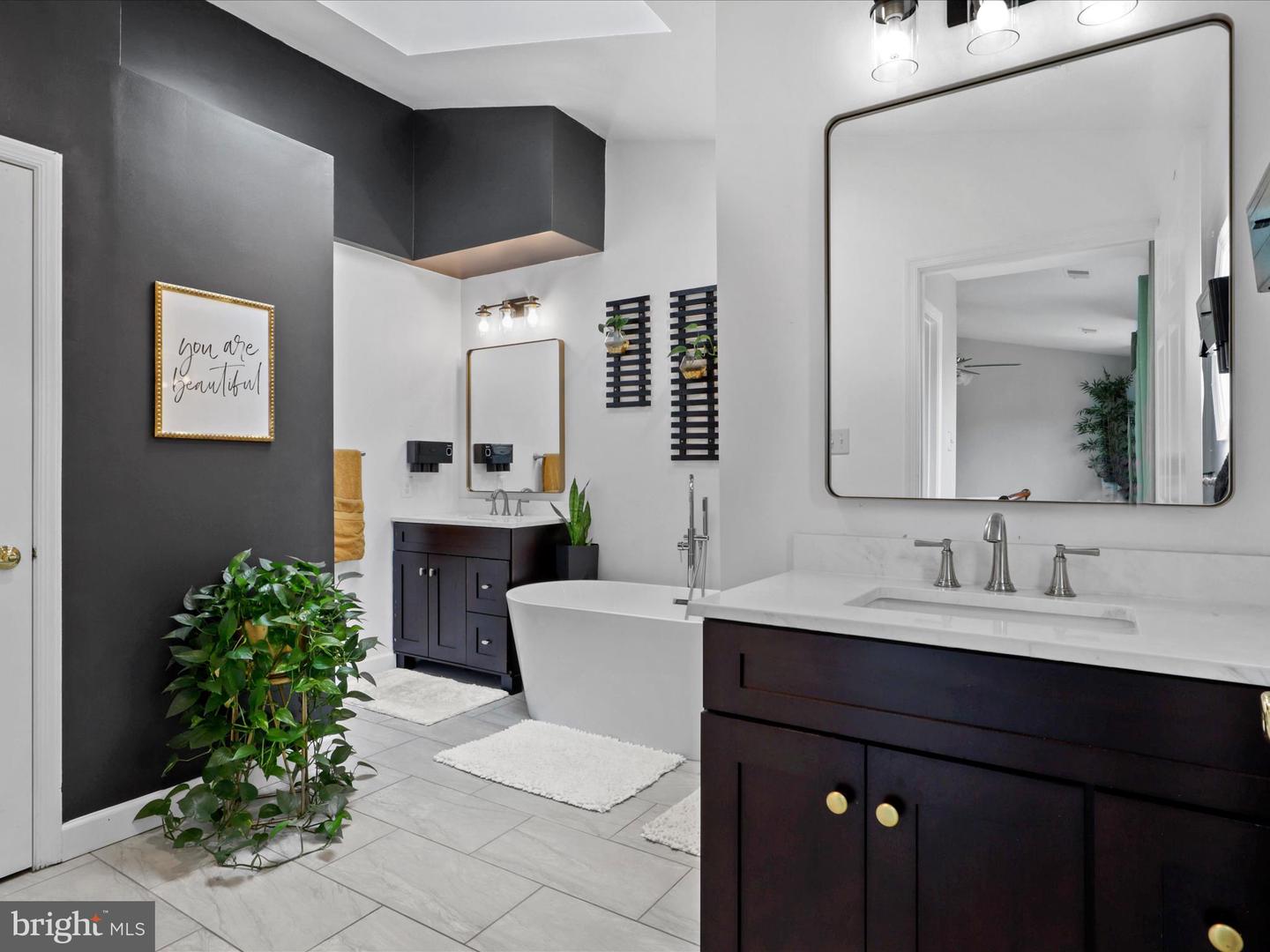 214 PRIMAVERA CIR, STERLING, Virginia 20165, 4 Bedrooms Bedrooms, ,3 BathroomsBathrooms,Residential,For sale,214 PRIMAVERA CIR,VALO2094986 MLS # VALO2094986