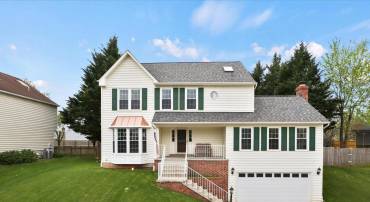 214 PRIMAVERA CIR, STERLING, Virginia 20165, 4 Bedrooms Bedrooms, ,3 BathroomsBathrooms,Residential,For sale,214 PRIMAVERA CIR,VALO2094986 MLS # VALO2094986
