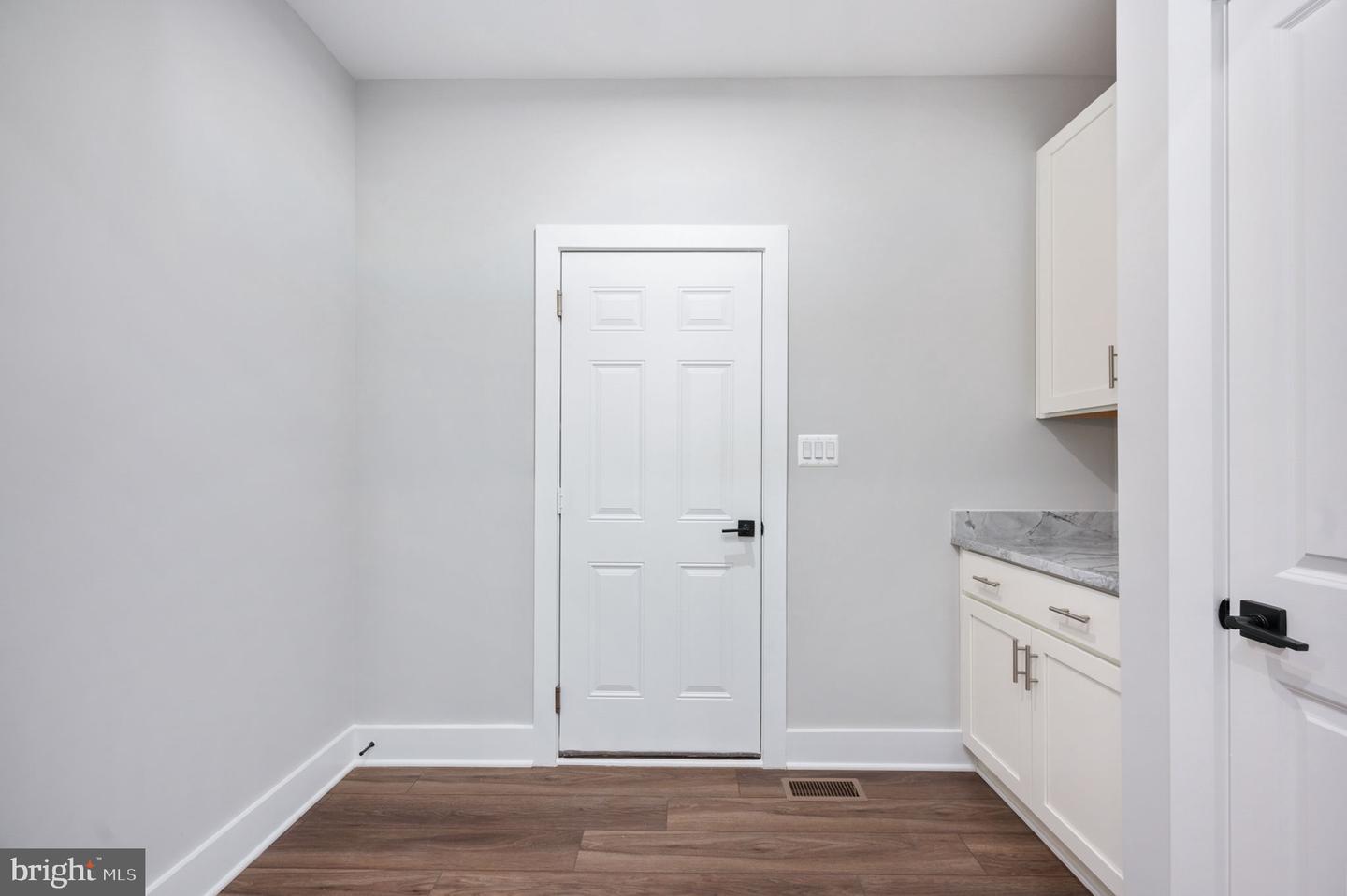 8757 SOUTHERN OAKS PLACE, LORTON, Virginia 22079, 5 Bedrooms Bedrooms, ,3 BathroomsBathrooms,Residential,For sale,8757 SOUTHERN OAKS PLACE,VAFX2237060 MLS # VAFX2237060