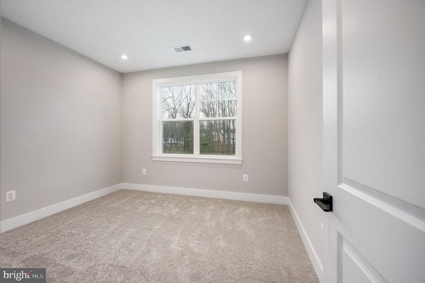 8757 SOUTHERN OAKS PLACE, LORTON, Virginia 22079, 5 Bedrooms Bedrooms, ,3 BathroomsBathrooms,Residential,For sale,8757 SOUTHERN OAKS PLACE,VAFX2237060 MLS # VAFX2237060