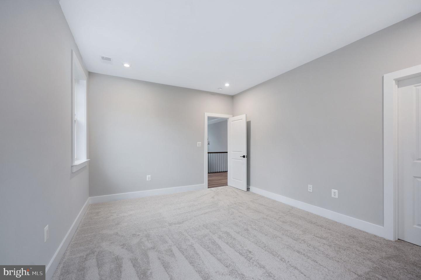 8757 SOUTHERN OAKS PLACE, LORTON, Virginia 22079, 5 Bedrooms Bedrooms, ,3 BathroomsBathrooms,Residential,For sale,8757 SOUTHERN OAKS PLACE,VAFX2237060 MLS # VAFX2237060