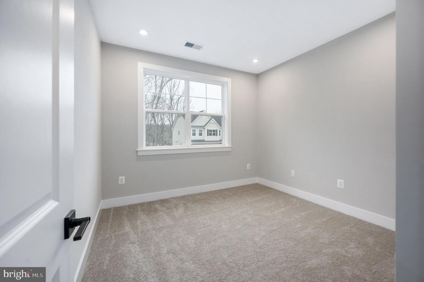 8757 SOUTHERN OAKS PLACE, LORTON, Virginia 22079, 5 Bedrooms Bedrooms, ,3 BathroomsBathrooms,Residential,For sale,8757 SOUTHERN OAKS PLACE,VAFX2237060 MLS # VAFX2237060