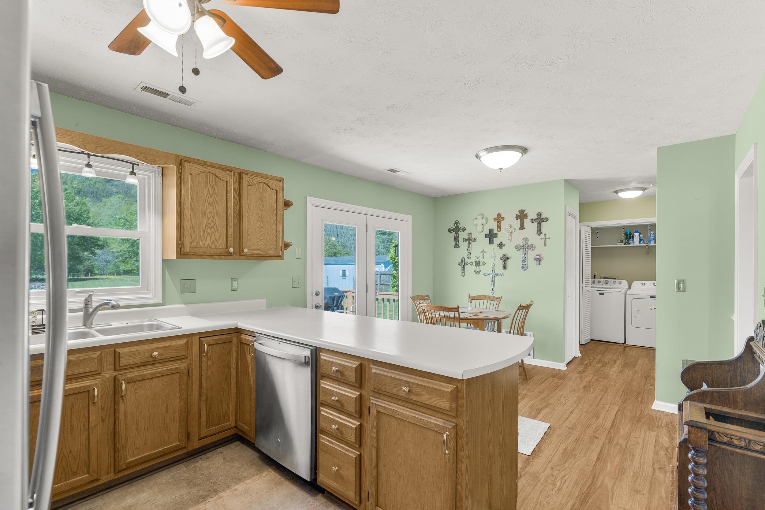 997 BUFFALO GAP HWY, CHURCHVILLE, Virginia 24421, 3 Bedrooms Bedrooms, ,2 BathroomsBathrooms,Residential,997 BUFFALO GAP HWY,663947 MLS # 663947