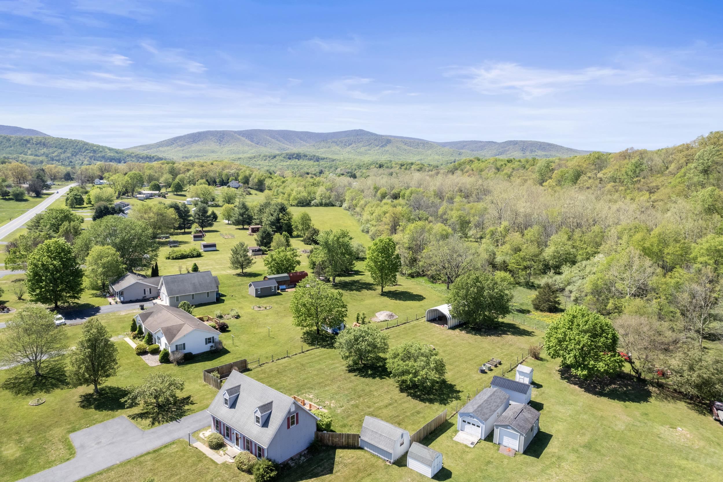997 BUFFALO GAP HWY, CHURCHVILLE, Virginia 24421, 3 Bedrooms Bedrooms, ,2 BathroomsBathrooms,Residential,997 BUFFALO GAP HWY,663947 MLS # 663947