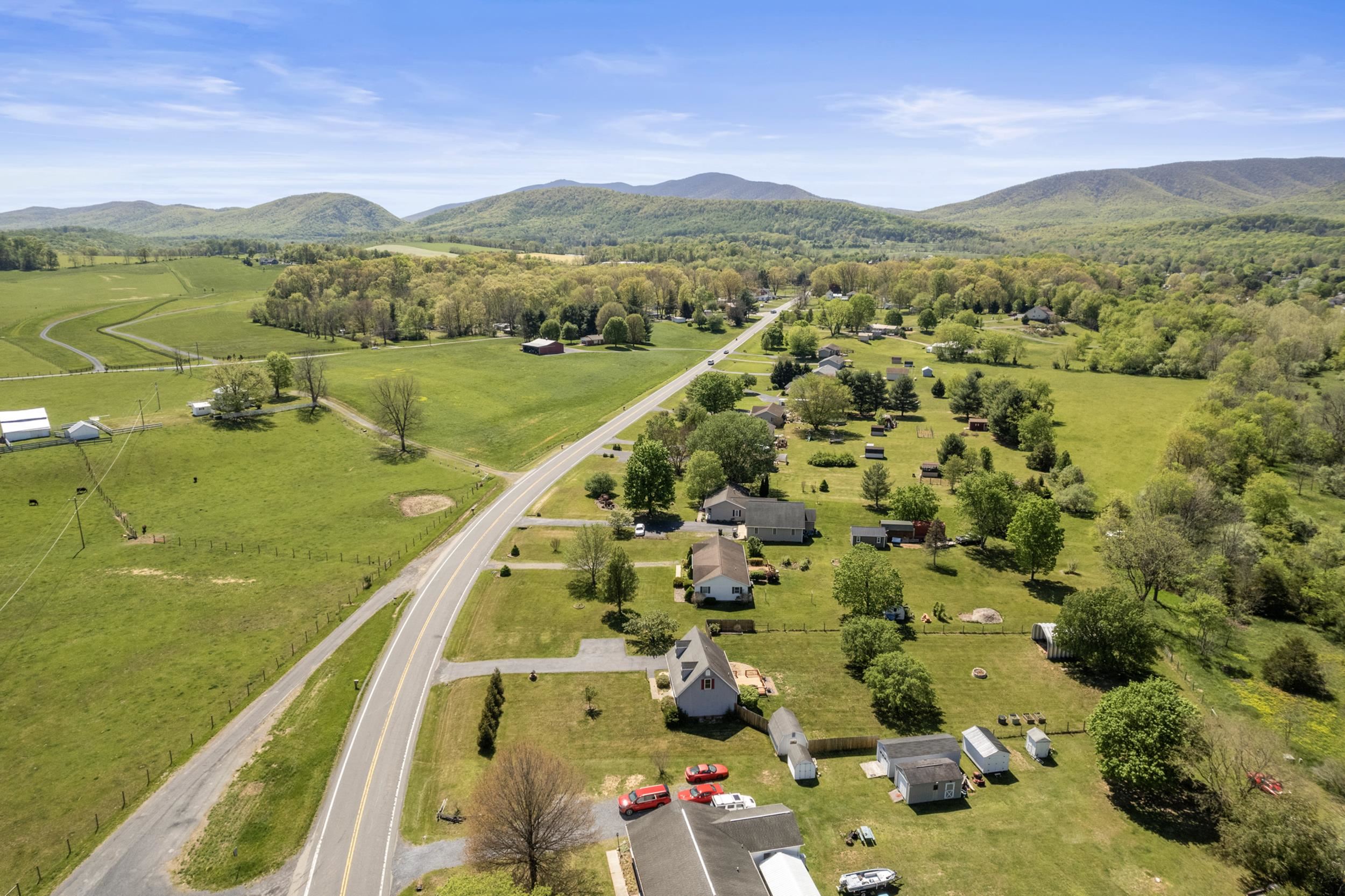 997 BUFFALO GAP HWY, CHURCHVILLE, Virginia 24421, 3 Bedrooms Bedrooms, ,2 BathroomsBathrooms,Residential,997 BUFFALO GAP HWY,663947 MLS # 663947