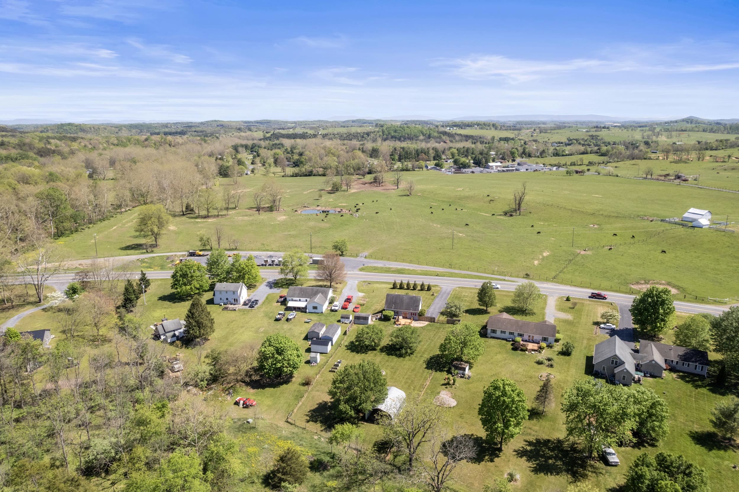 997 BUFFALO GAP HWY, CHURCHVILLE, Virginia 24421, 3 Bedrooms Bedrooms, ,2 BathroomsBathrooms,Residential,997 BUFFALO GAP HWY,663947 MLS # 663947