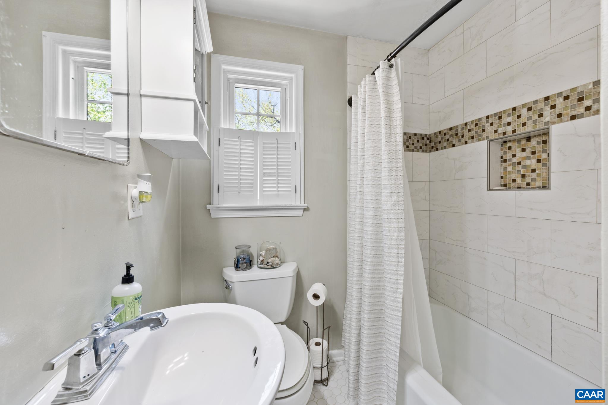 1014 HOLMES AVE, CHARLOTTESVILLE, Virginia 22901, 2 Bedrooms Bedrooms, ,1 BathroomBathrooms,Residential,1014 HOLMES AVE,663948 MLS # 663948